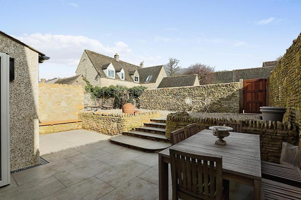 Luxury Cotswold Cottage With Hot Tub In Stow On The Wold! Εξωτερικό φωτογραφία