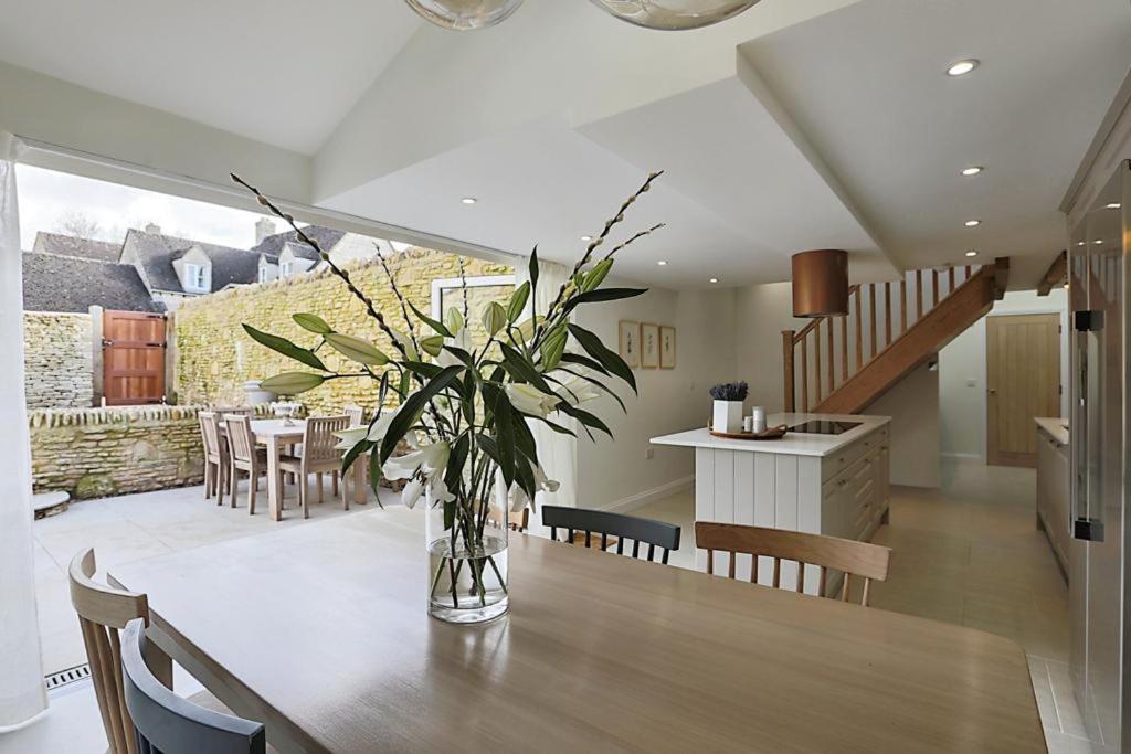 Luxury Cotswold Cottage With Hot Tub In Stow On The Wold! Εξωτερικό φωτογραφία